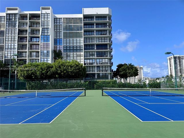 800 Parkview Dr 1007, Hallandale Beach, FL 33009