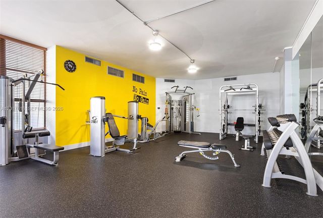 800 Parkview Dr 1007, Hallandale Beach, FL 33009