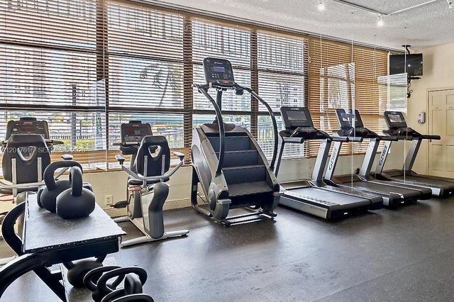 800 Parkview Dr 1007, Hallandale Beach, FL 33009