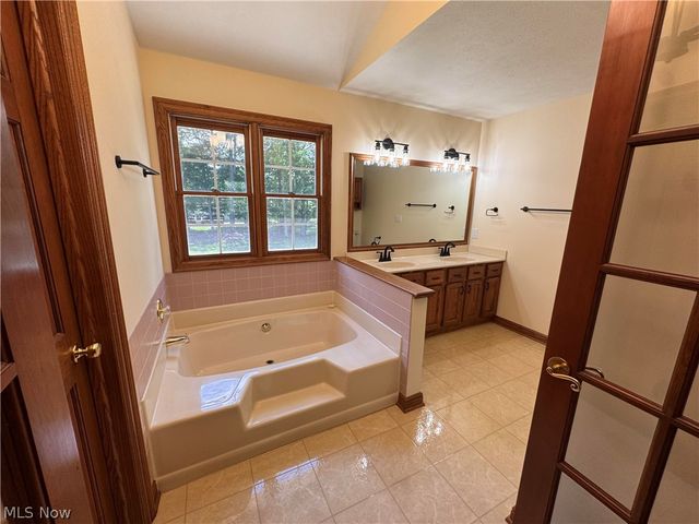 4764 Young Road, Stow, OH 44224
