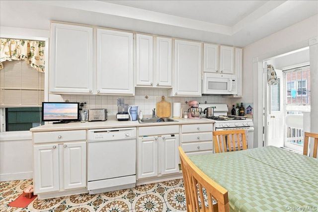 1716 Parkview Avenue, Bronx, NY 10461