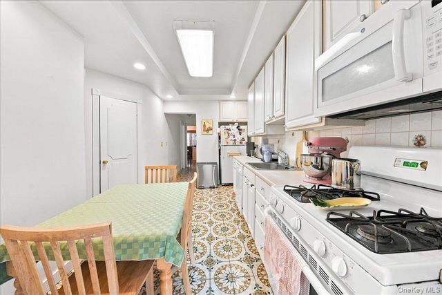 1716 Parkview Avenue, Bronx, NY 10461