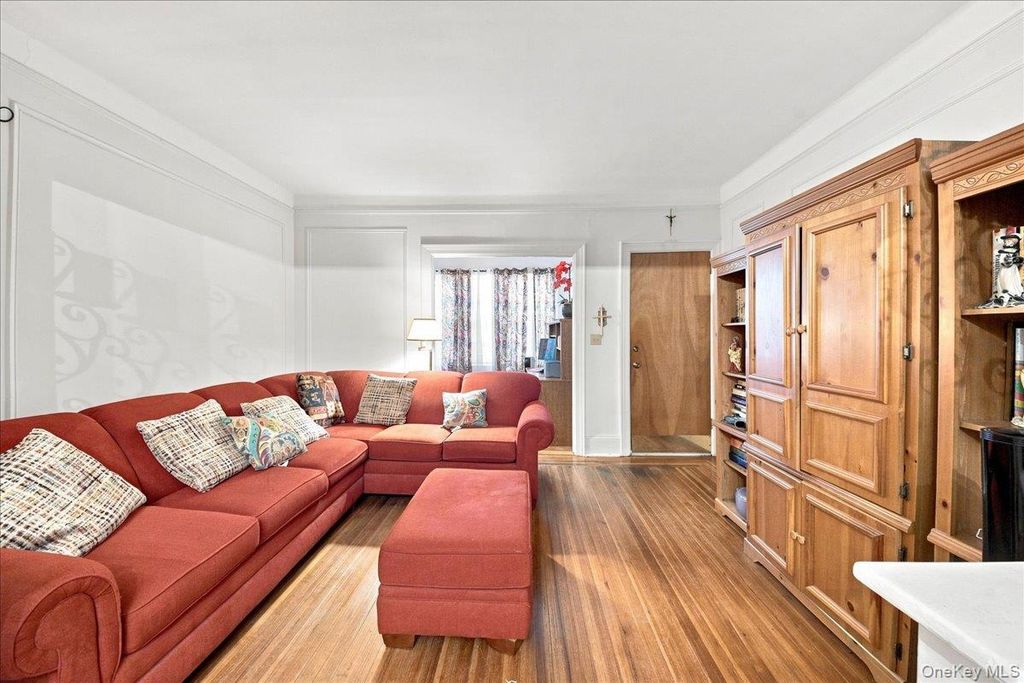1716 Parkview Avenue, Bronx, NY 10461 — photo 2
