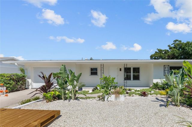 2513 CROTON AVENUE, Sarasota, FL 34239