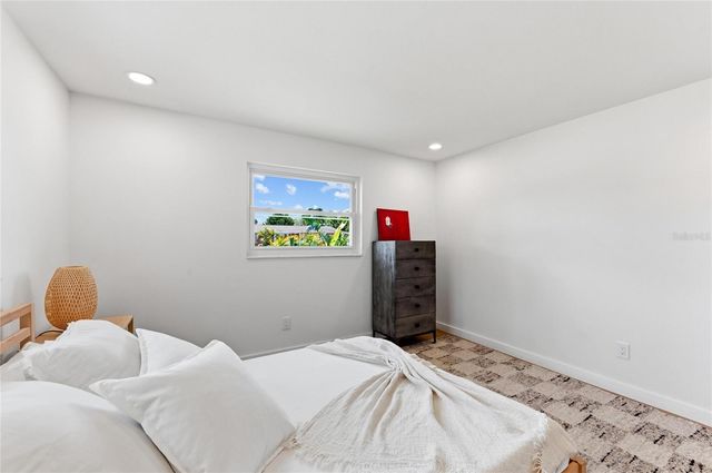 2513 CROTON AVENUE, Sarasota, FL 34239
