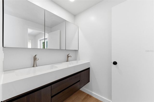 2513 CROTON AVENUE, Sarasota, FL 34239
