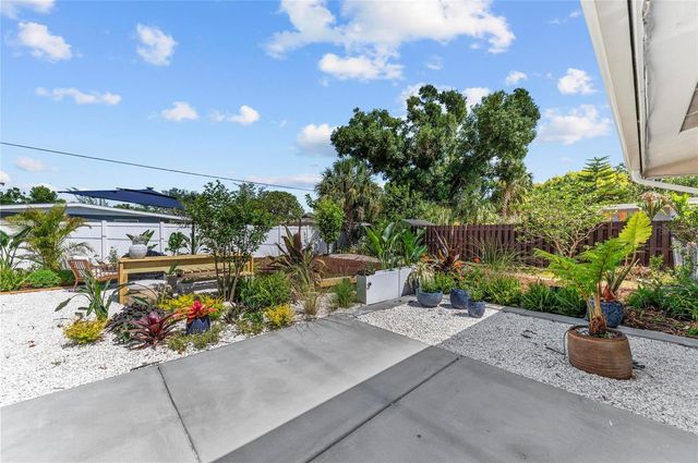 2513 CROTON AVENUE, Sarasota, FL 34239
