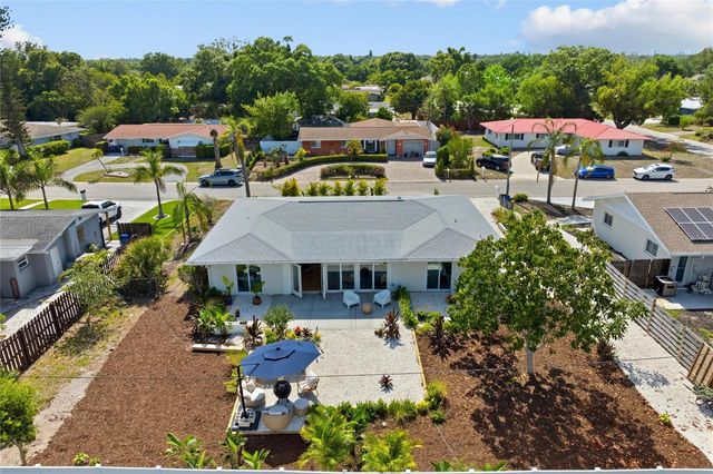 2513 CROTON AVENUE, Sarasota, FL 34239