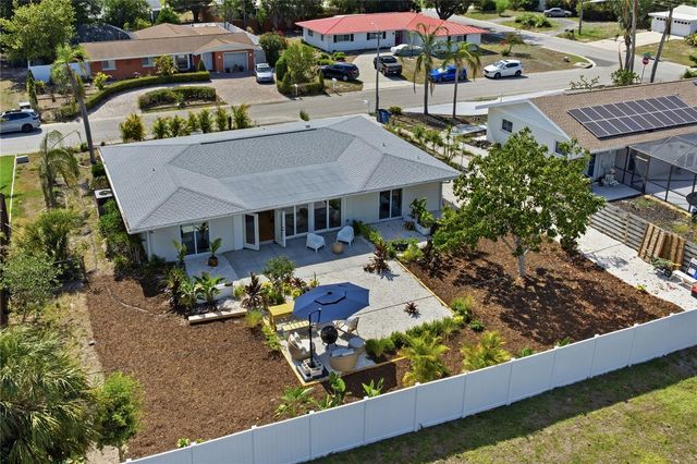 2513 CROTON AVENUE, Sarasota, FL 34239