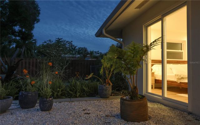 2513 CROTON AVENUE, Sarasota, FL 34239