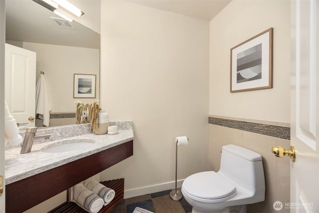 11523 111th Place NE, Kirkland, WA 98033