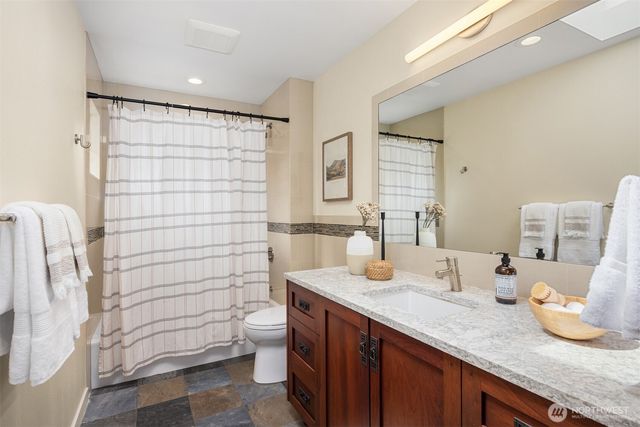 11523 111th Place NE, Kirkland, WA 98033