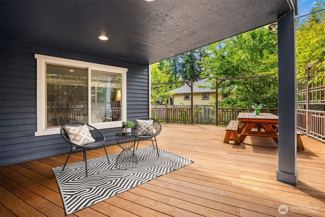 11523 111th Place NE, Kirkland, WA 98033