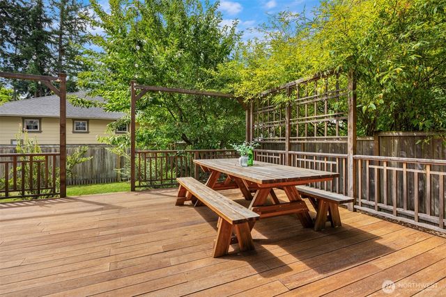 11523 111th Place NE, Kirkland, WA 98033