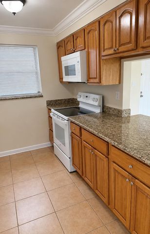 1820 N CONGRESS Avenue 310, West Palm Beach, FL 33401