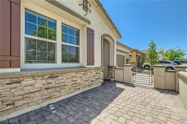 8076 Eve Rock, Las Vegas, NV 89166