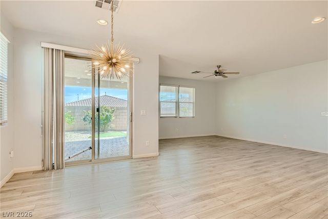 8076 Eve Rock, Las Vegas, NV 89166