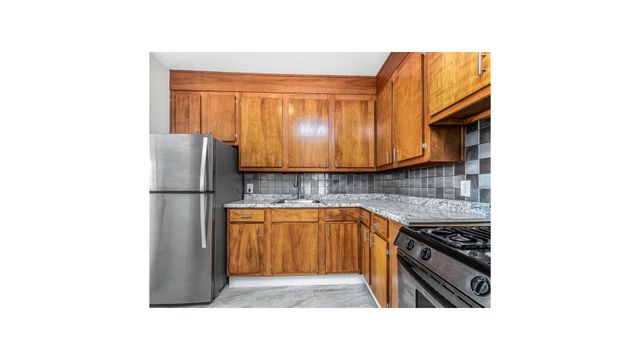 290 W 232nd St Apt 21C, New York City, NY 10463