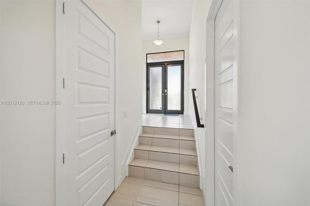 7635 NW 103rd Pl, Doral, FL 33178