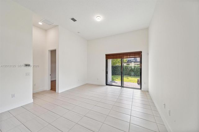 7635 NW 103rd Pl, Doral, FL 33178