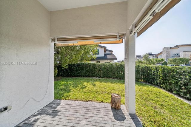 7635 NW 103rd Pl, Doral, FL 33178