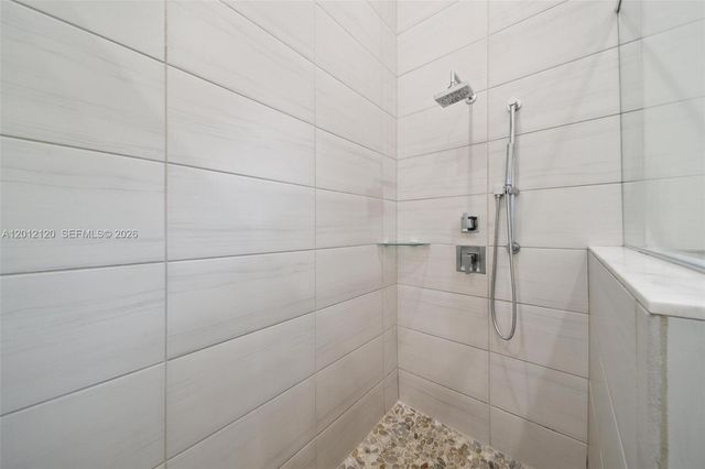 7635 NW 103rd Pl, Doral, FL 33178