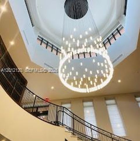 7635 NW 103rd Pl, Doral, FL 33178