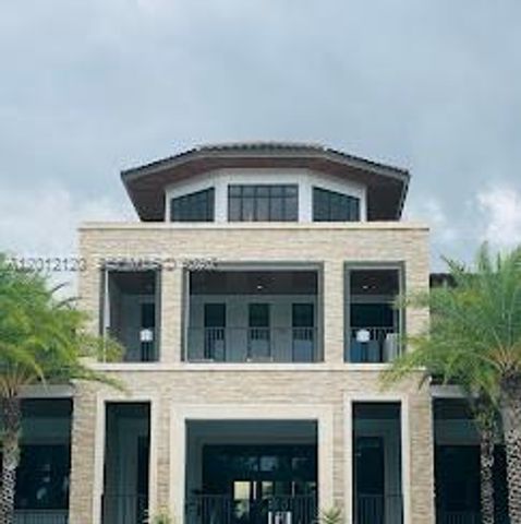7635 NW 103rd Pl, Doral, FL 33178