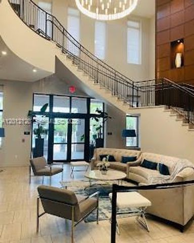 7635 NW 103rd Pl, Doral, FL 33178