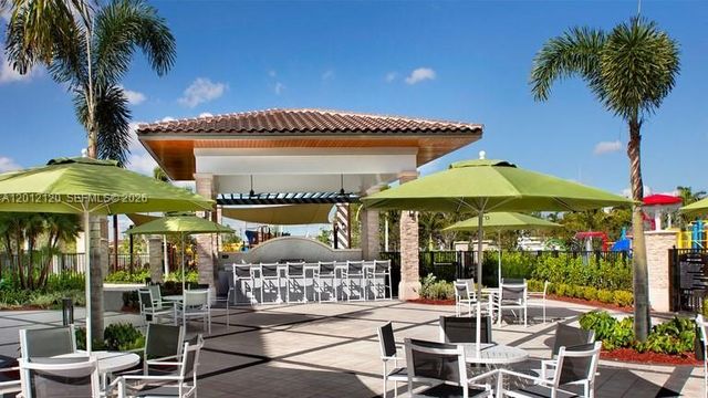 7635 NW 103rd Pl, Doral, FL 33178