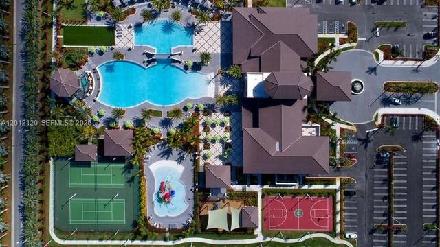 7635 NW 103rd Pl, Doral, FL 33178