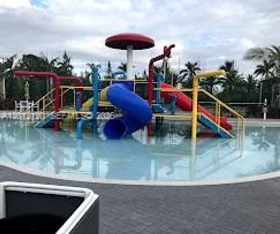 7635 NW 103rd Pl, Doral, FL 33178