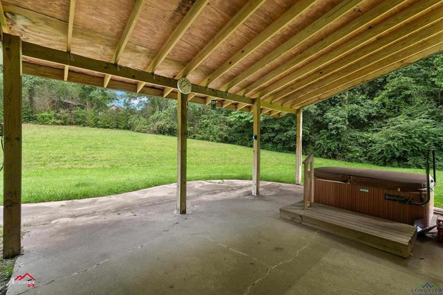 1320 Pinehill Drive, Jefferson, TX 75657