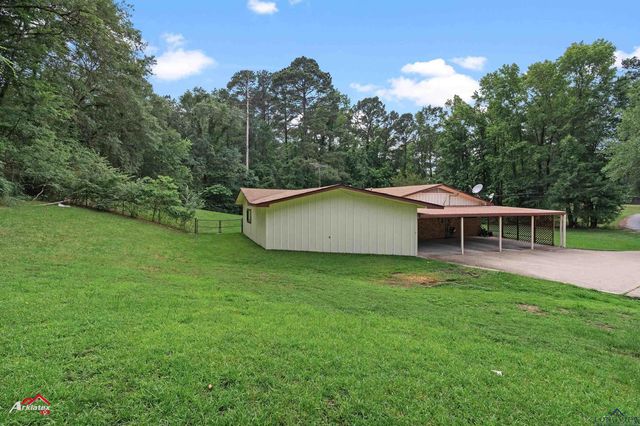 1320 Pinehill Drive, Jefferson, TX 75657