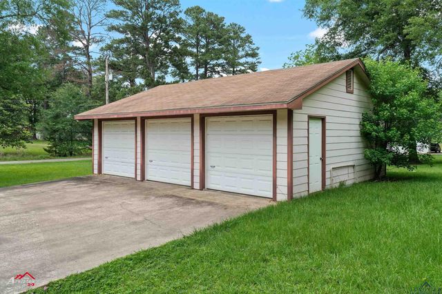 1320 Pinehill Drive, Jefferson, TX 75657