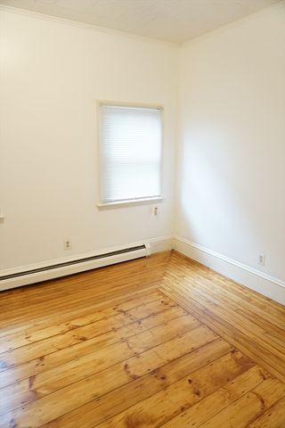 13 Myrtle St 1st FL, Lowell, MA 01850