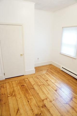 13 Myrtle St 1st FL, Lowell, MA 01850
