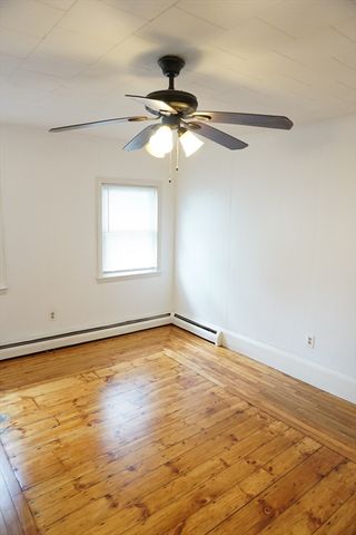 13 Myrtle St 1st FL, Lowell, MA 01850
