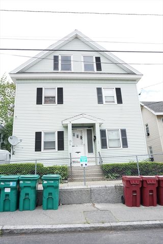13 Myrtle St 1st FL, Lowell, MA 01850