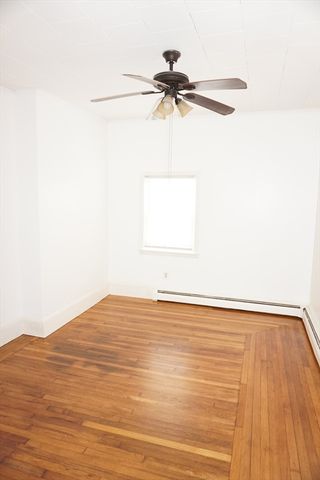 13 Myrtle St 1st FL, Lowell, MA 01850