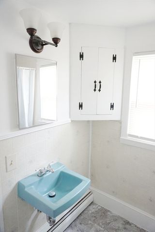 13 Myrtle St 1st FL, Lowell, MA 01850