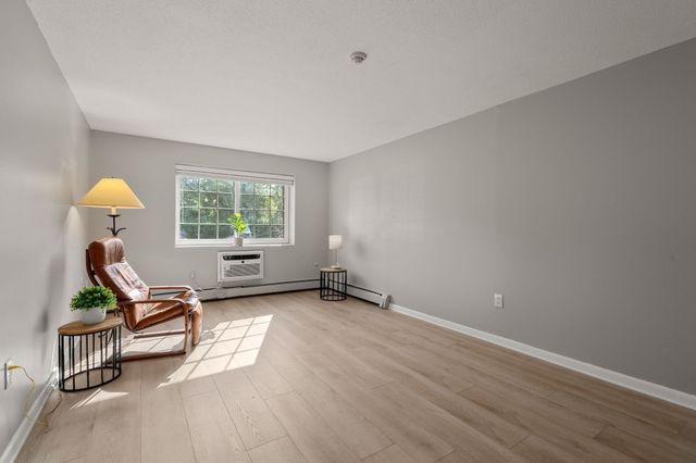 135 Grove Street 111, Rockland, MA 02370