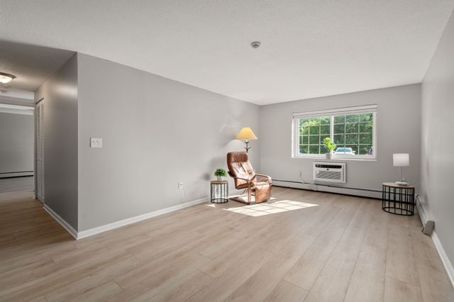 135 Grove Street 111, Rockland, MA 02370