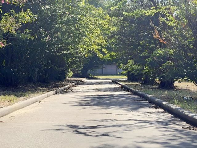 10233 Negem Rd, Tyler, TX 75709