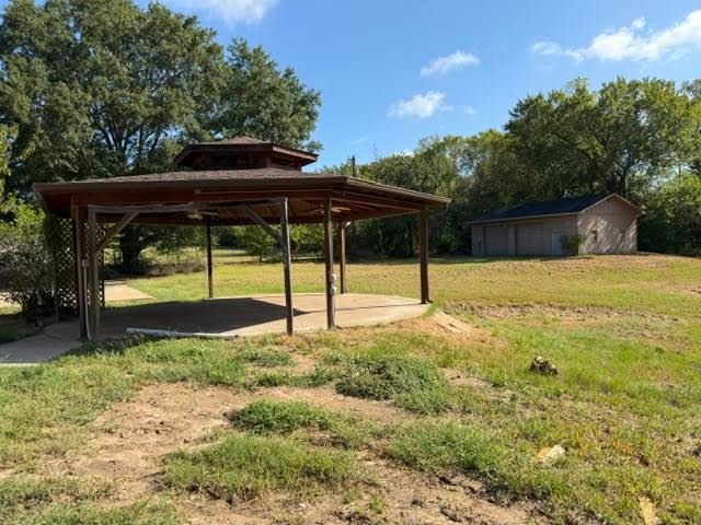 10233 Negem Rd, Tyler, TX 75709