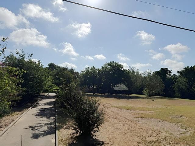 10233 Negem Rd, Tyler, TX 75709