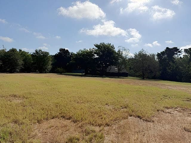 10233 Negem Rd, Tyler, TX 75709