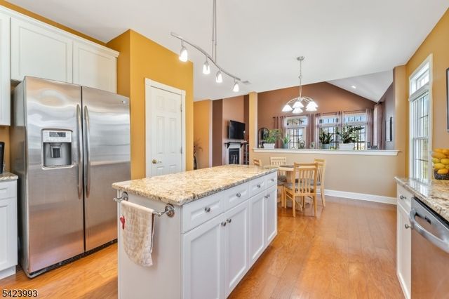 4 Nortwick Ct, Franklin Twp., NJ 08873