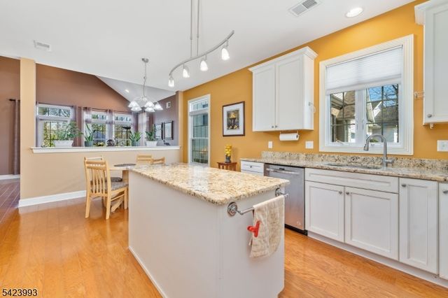 4 Nortwick Ct, Franklin Twp., NJ 08873