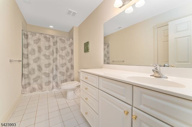 4 Nortwick Ct, Franklin Twp., NJ 08873